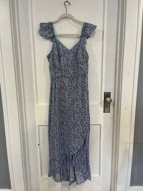 CLOSING SALE Floral Print Sleeveless Top in Light Gray with Pink & Navy florals